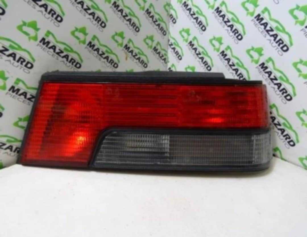 Peugeot 405 feux ariere droit 🇹🇳