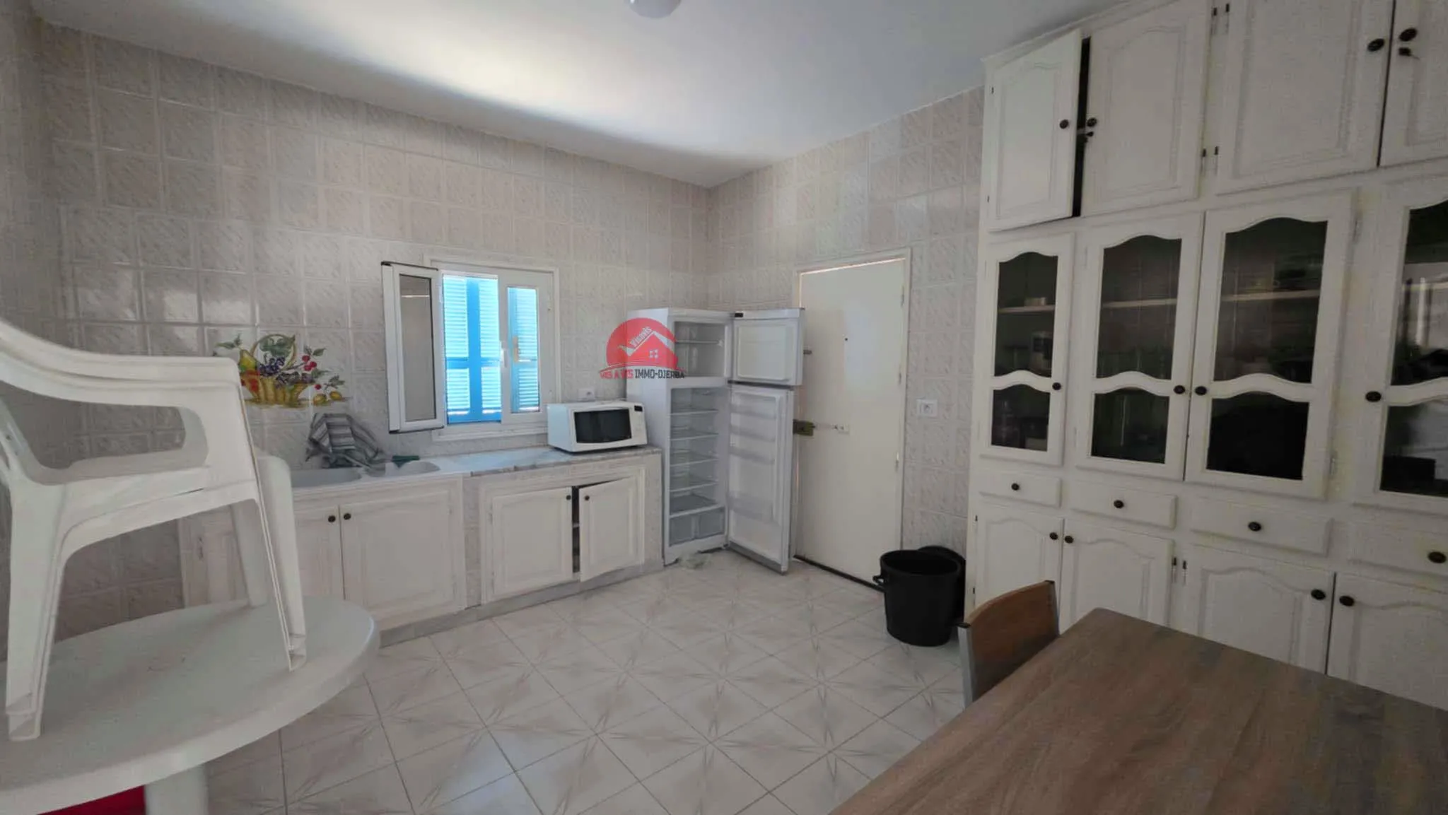 MAISON AVEC TERRAIN À VENDRE À HOUMT SOUK DJERBA ZA - RÉF V724