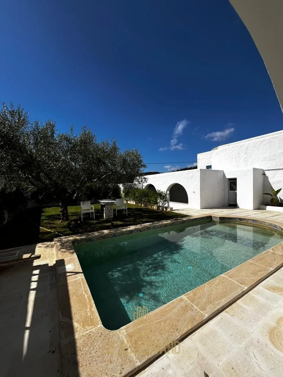 A vendre villa S+4 avec piscine à Hammamet Nord
