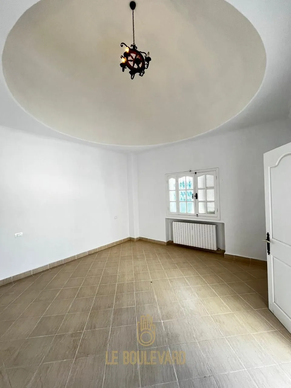 A vendre villa S+4 avec piscine à Hammamet Nord