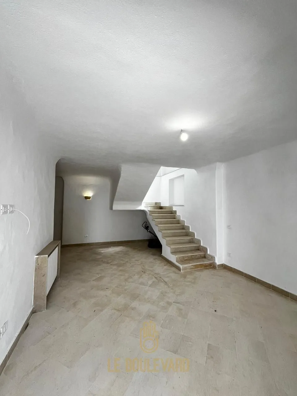 A vendre villa S+4 avec piscine à Hammamet Nord
