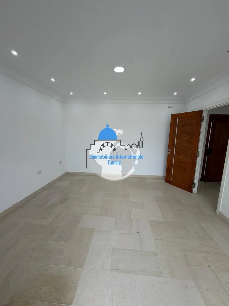  Bureau A+1 à louer - Proche de la pâtisserie Nougatine Sahloul 