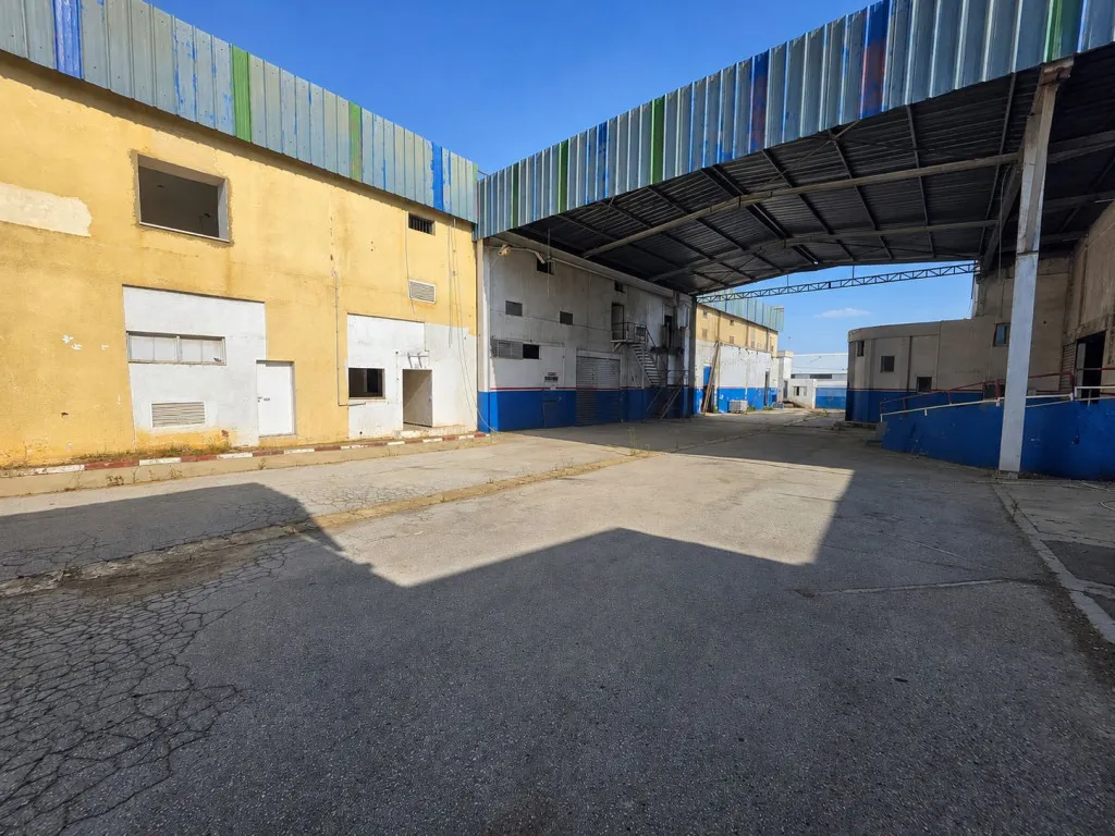 Usine 7 050 m² à Bir El Kassâa