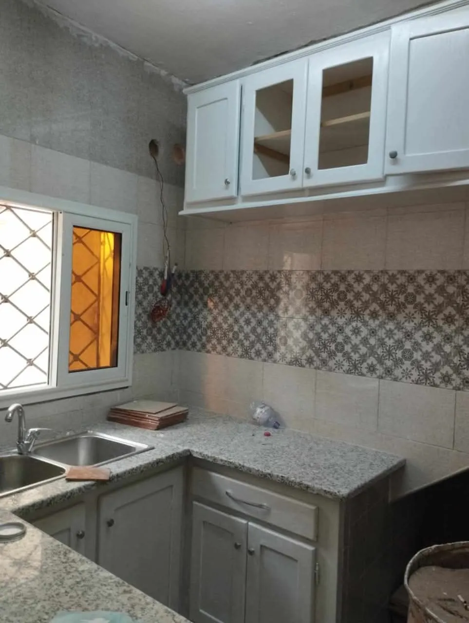 un appartement s+2 au rdc a louer situé a ksar said 2 derriére aziza