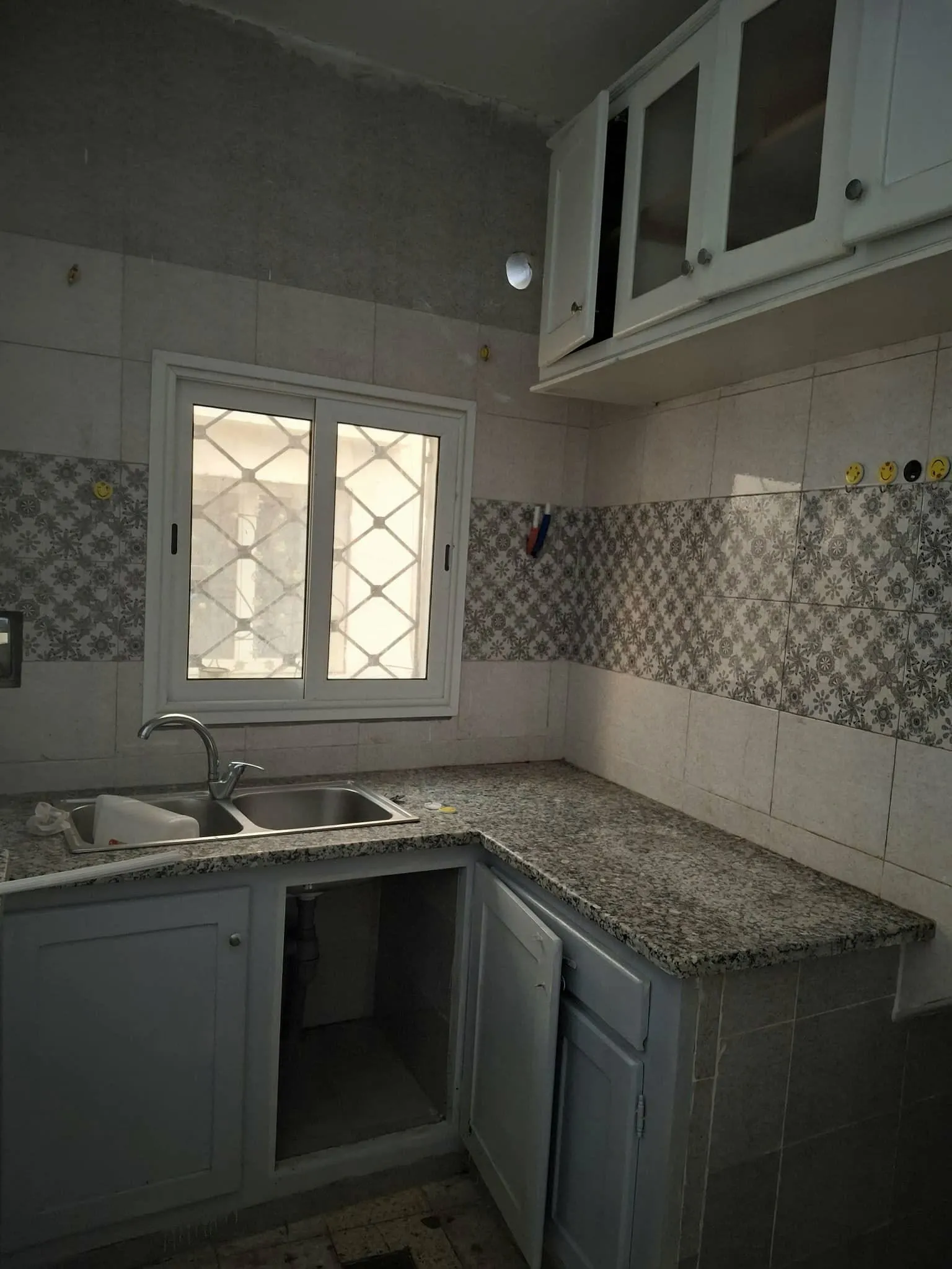 un appartement s+2 au rdc a louer situé a ksar said 2 derriére aziza