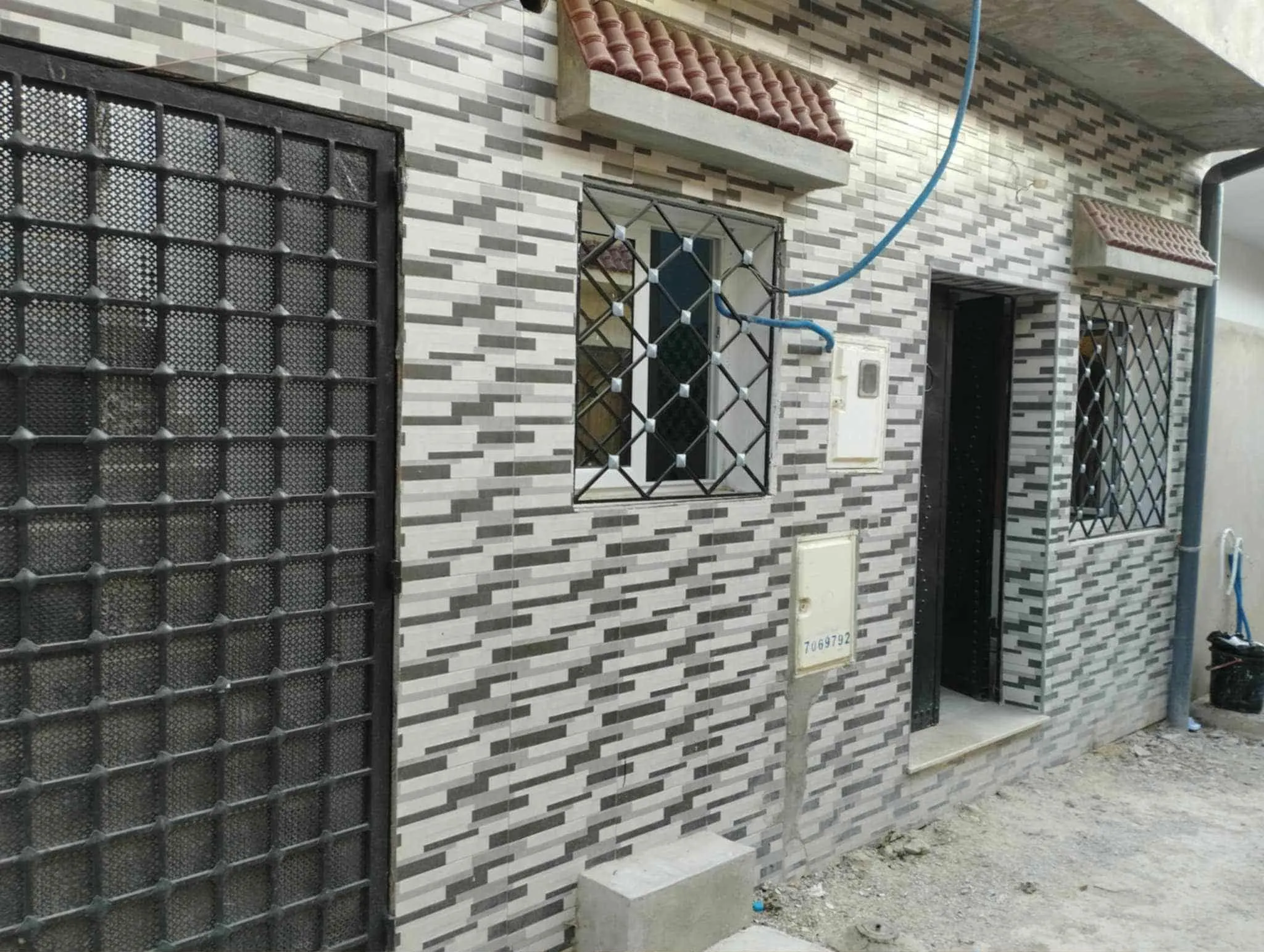 un appartement s+2 au rdc a louer situé a ksar said 2 derriére aziza