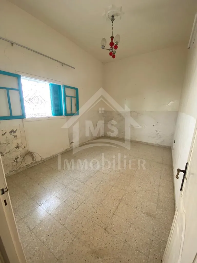 Maison arabesque S+3 avec patio et jardin Ă  vendre 51355351