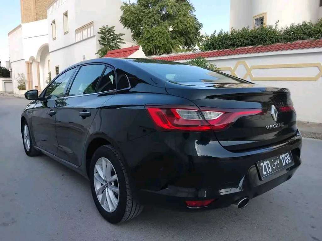 RENAULT MEGANE FULL OPTION PREMIÈRE MAIN