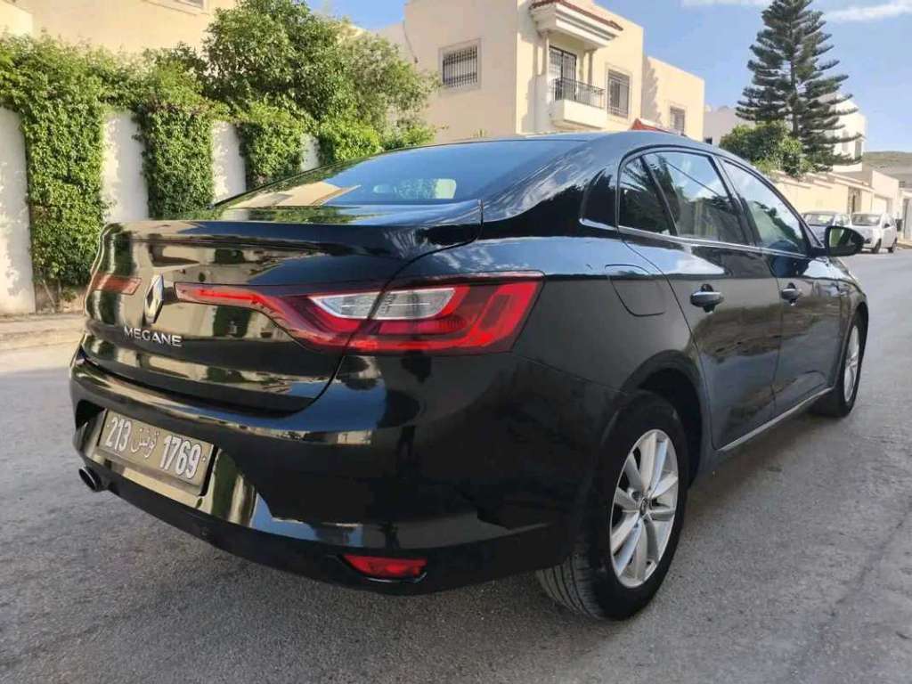 RENAULT MEGANE FULL OPTION PREMIÈRE MAIN