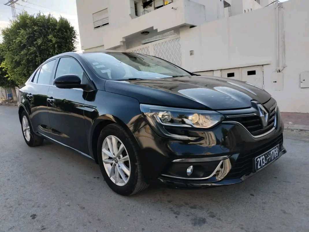 RENAULT MEGANE FULL OPTION PREMIÈRE MAIN