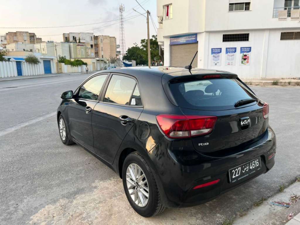 KIA RIO COUPÉ PREMIÈRE MAIN EN EXCELLENT ÉTAT