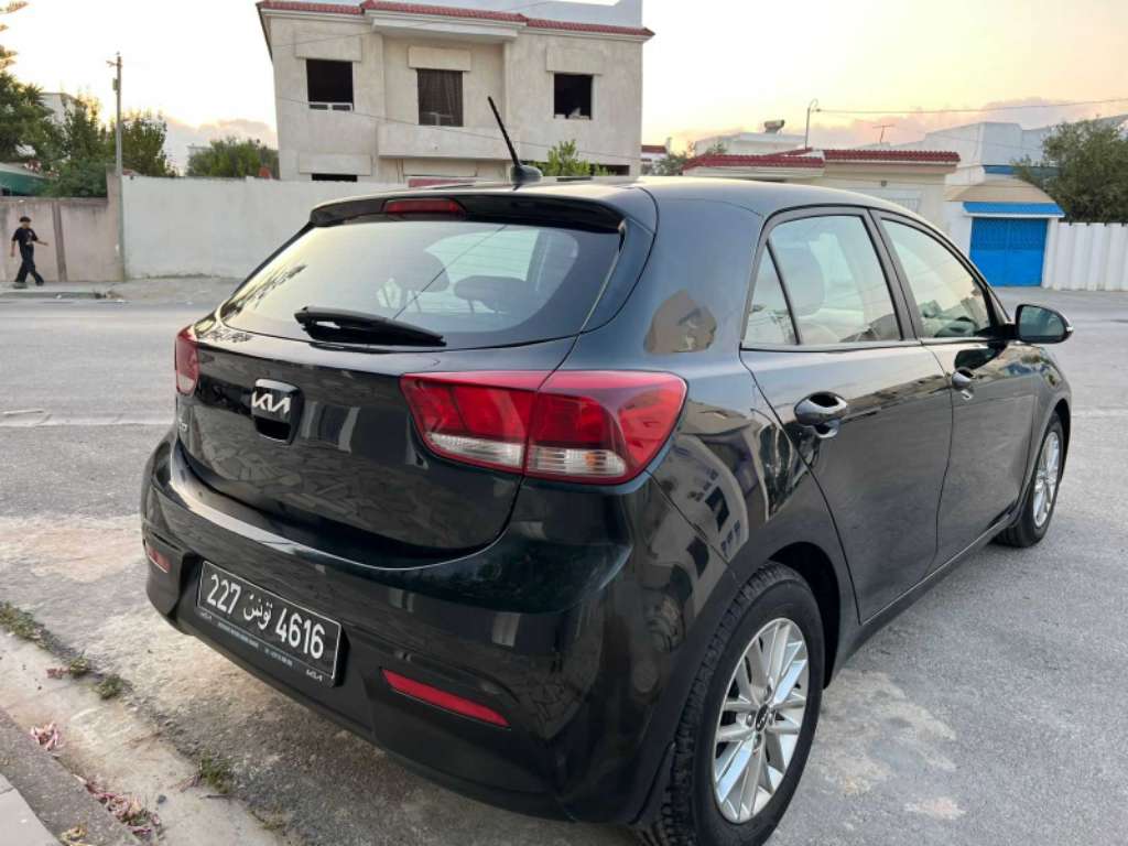 KIA RIO COUPÉ PREMIÈRE MAIN EN EXCELLENT ÉTAT