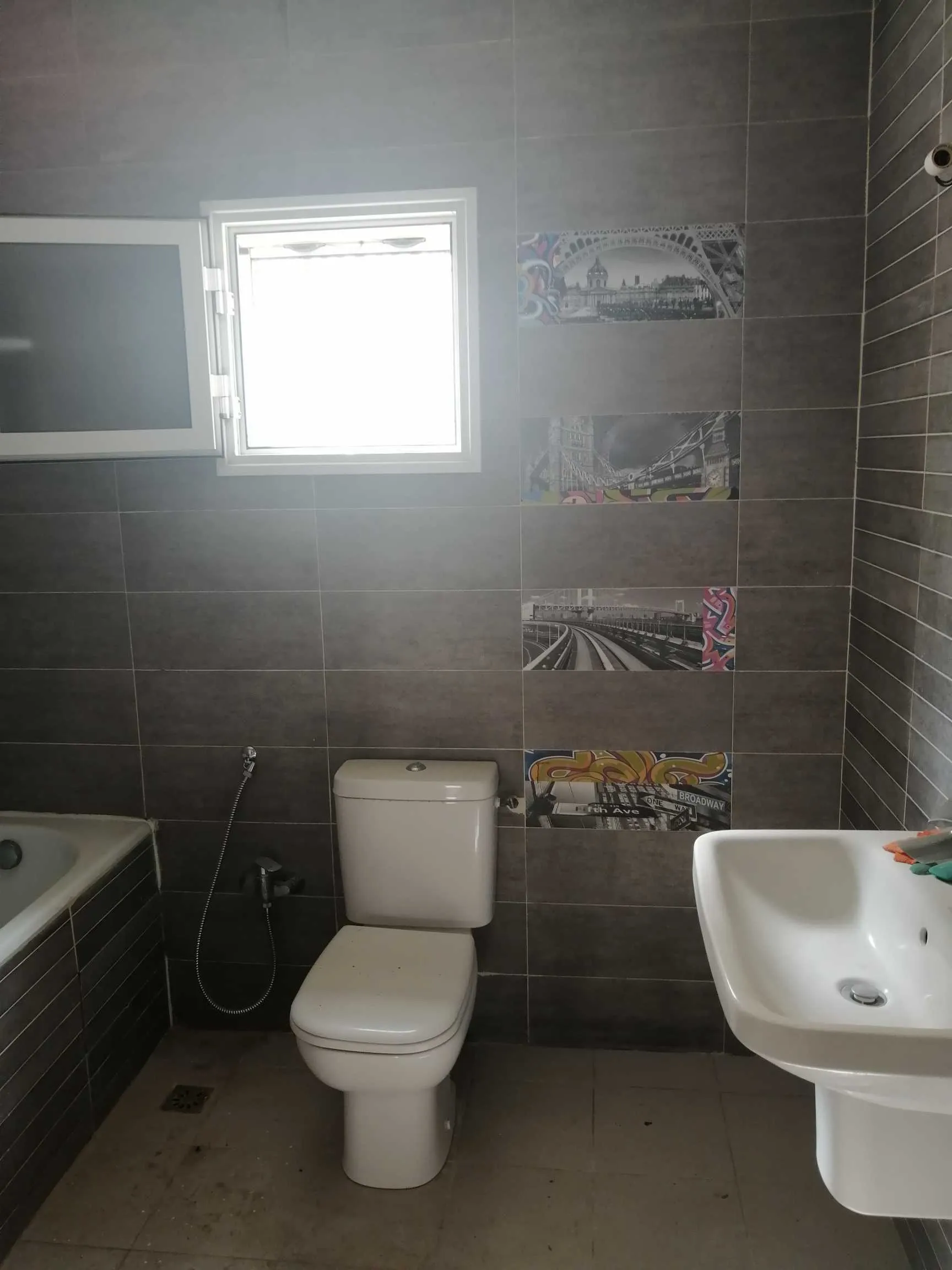 Quadruplex (villa + style américain + sous-sol) à Borj Cédria-Soliman Plage Jehmi