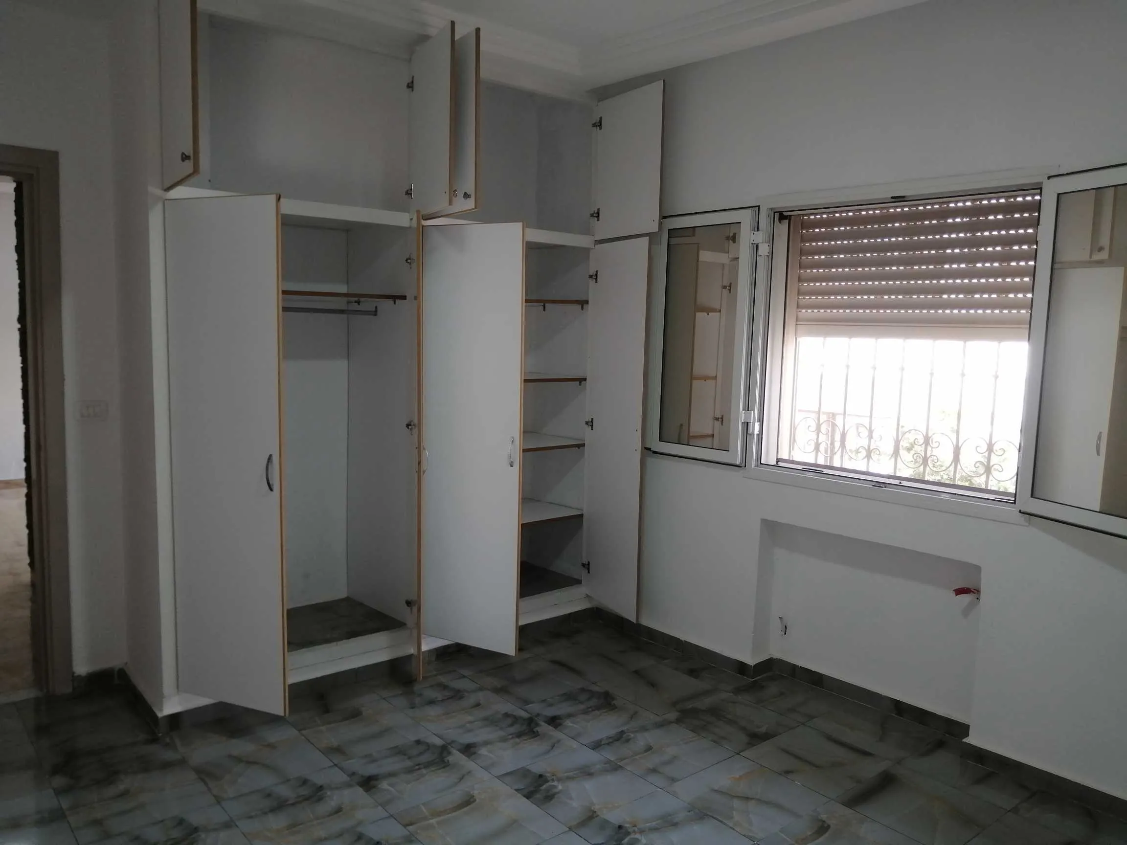 Quadruplex (villa + style américain + sous-sol) à Borj Cédria-Soliman Plage Jehmi