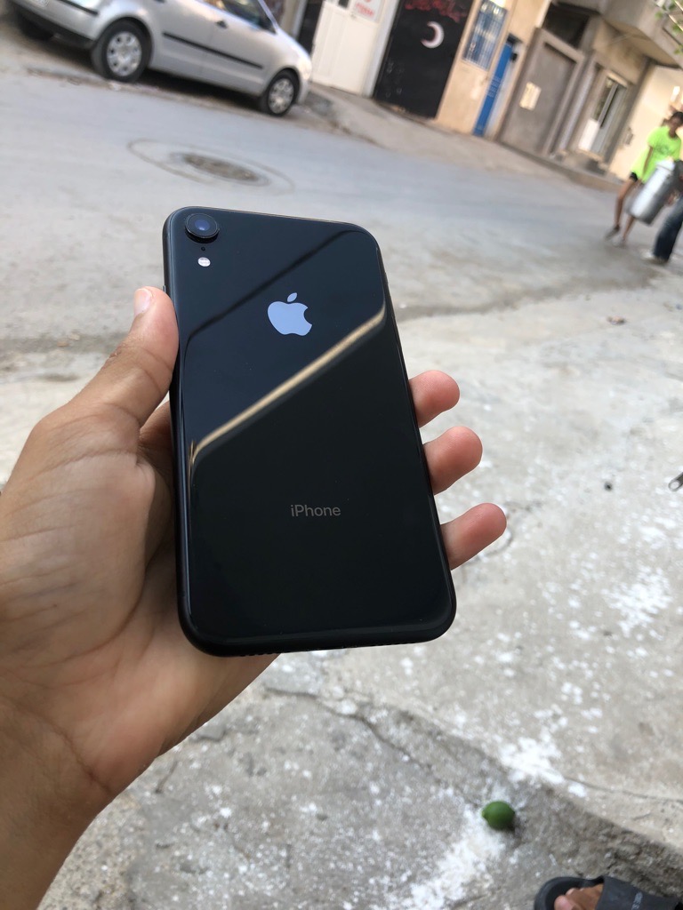 iphone xr 64gb