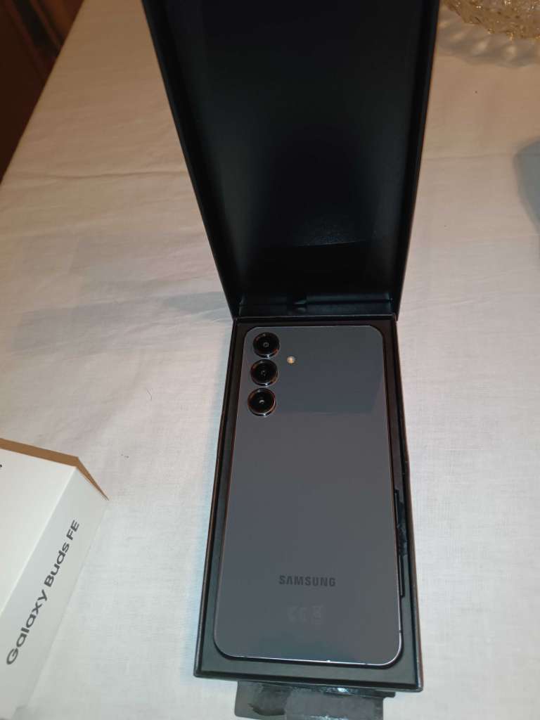 Samsung Galaxy S24 FE