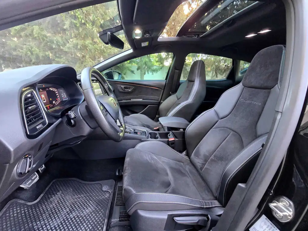 đ©đȘCupra 2020/7 essence 15.000km 18cvđ©đȘ
Voiture Unique On accepte l'échange des voitur