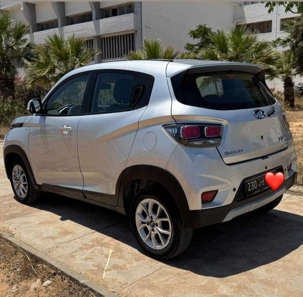 Mahindra Kuv K6 plus