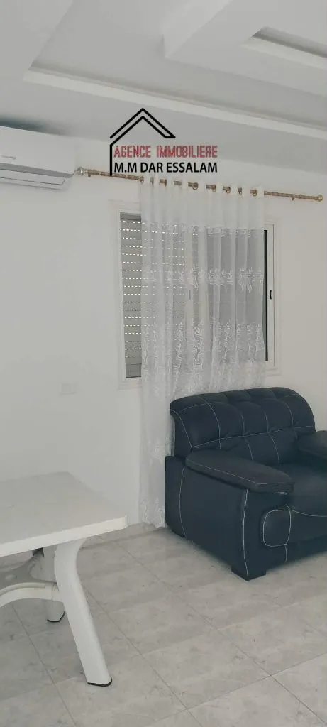 deux maisons près de la mer