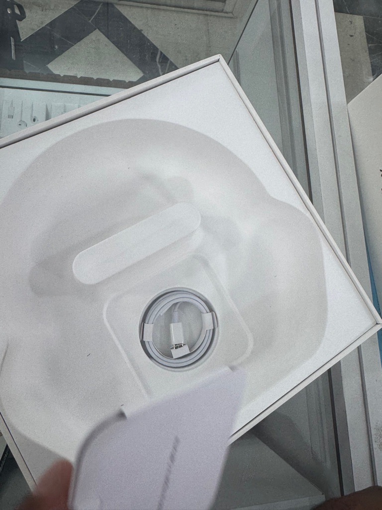 AirpodsMax