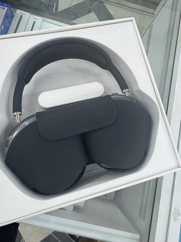 AirpodsMax