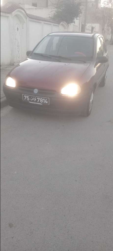 Opel corsa 4ch 4cyl propre