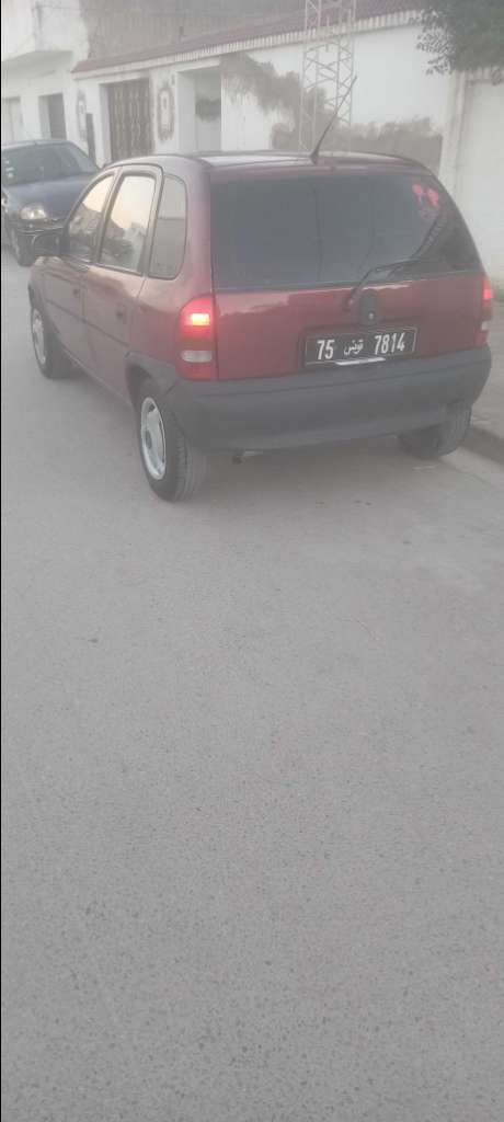 Opel corsa 4ch 4cyl propre