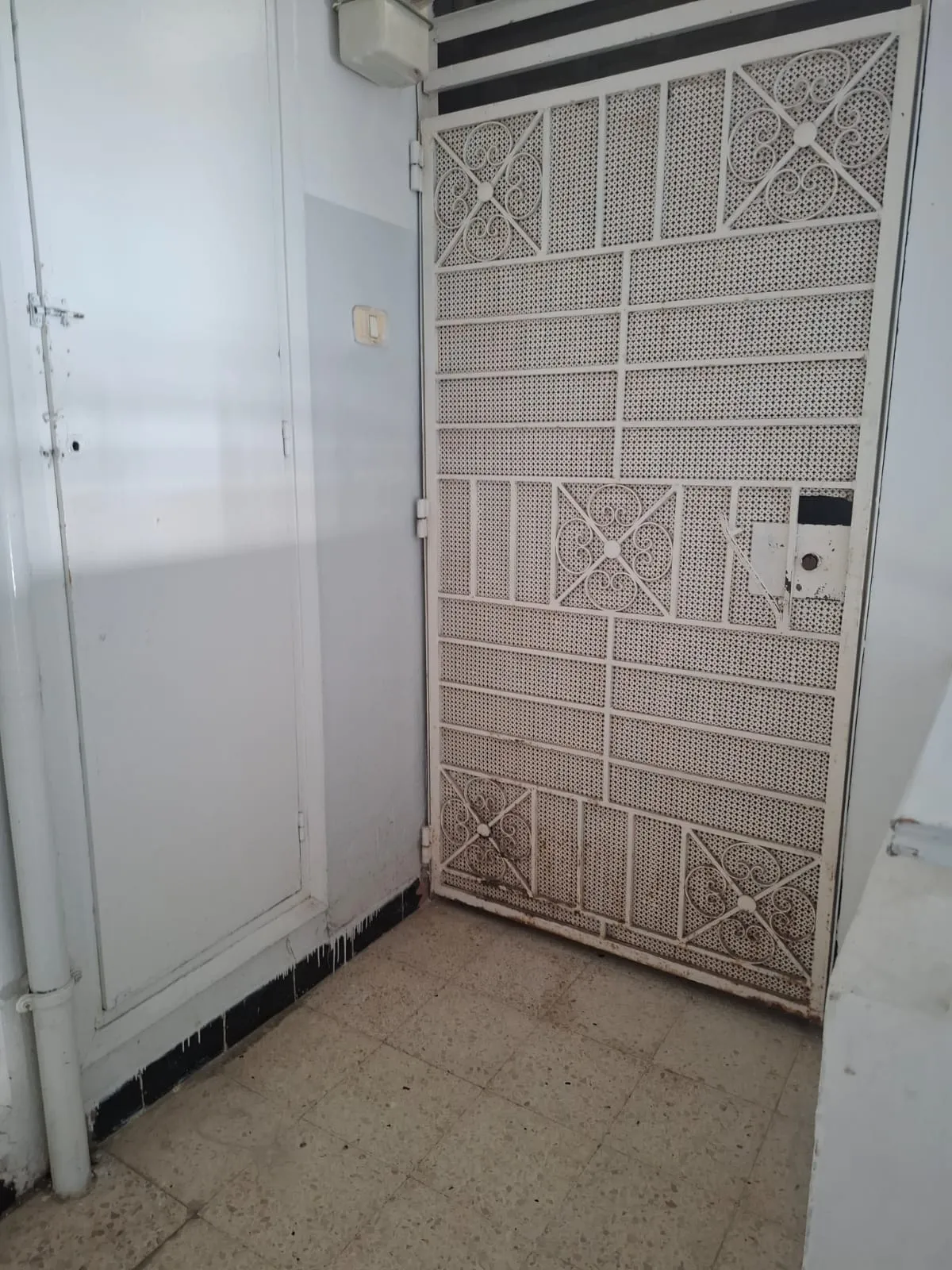 un appartement s+2 a louer situé a Khaznadar