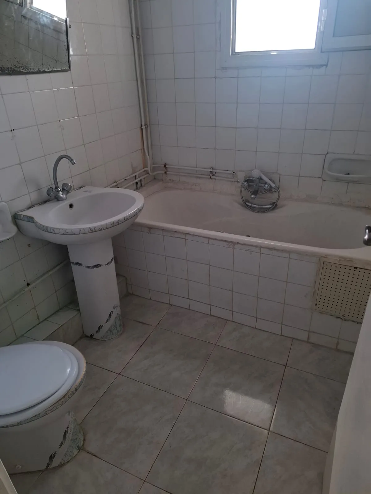 un appartement s+2 a louer situé a Khaznadar