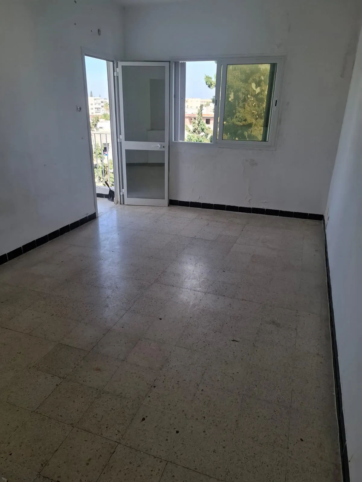 un appartement s+2 a louer situé a Khaznadar