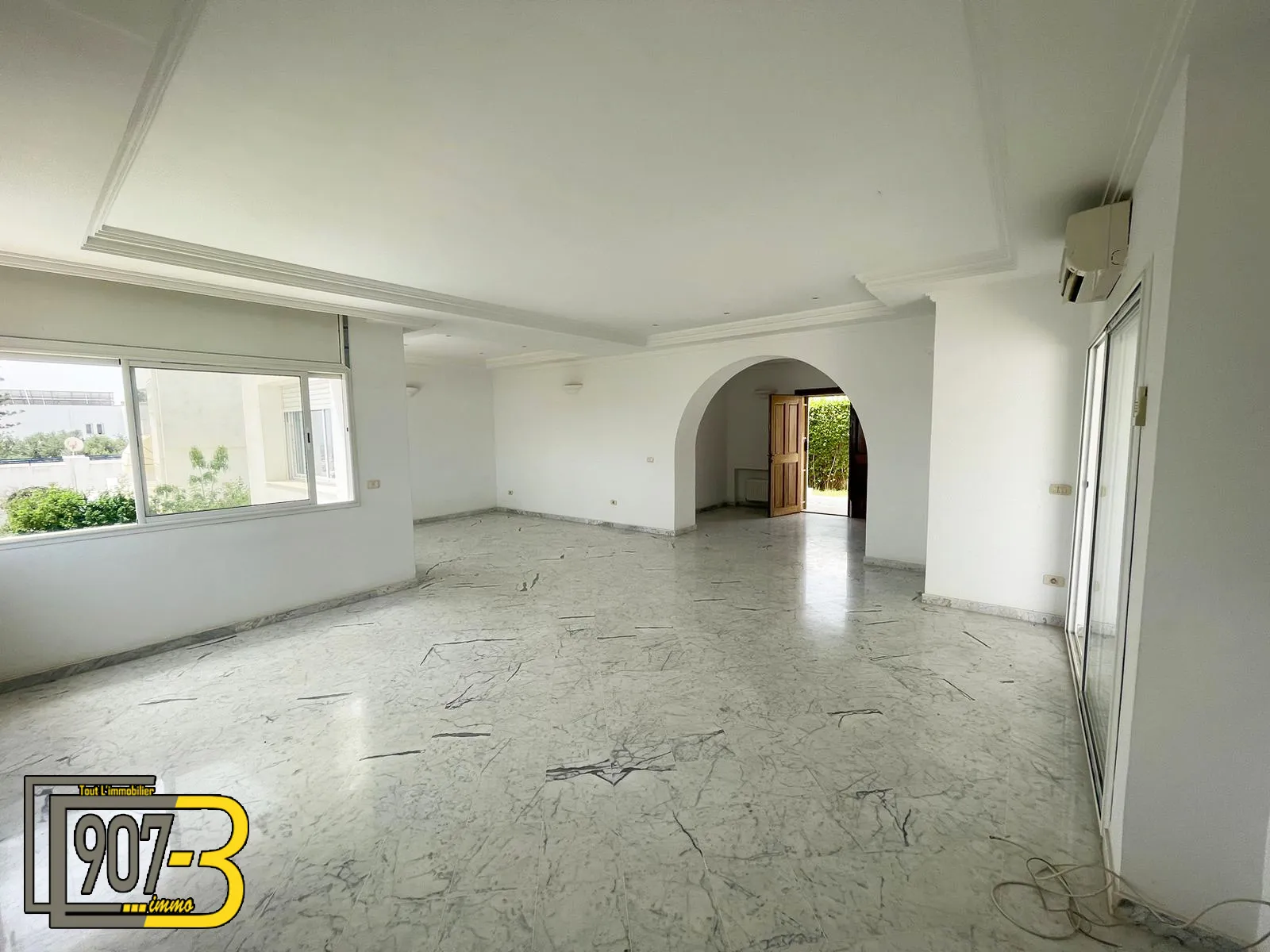 A louer une villa S+6 Haut Standing à El Menzah 9C
