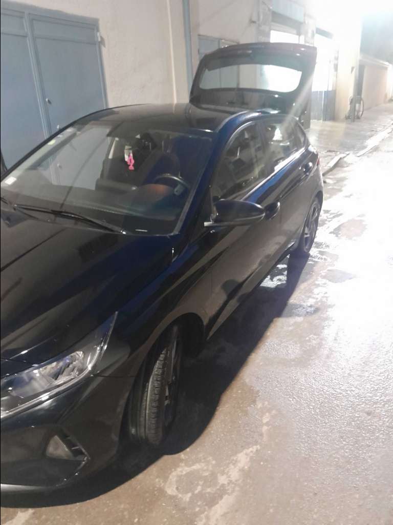A vendre hyundai i20. Peinture d'origine excellent état