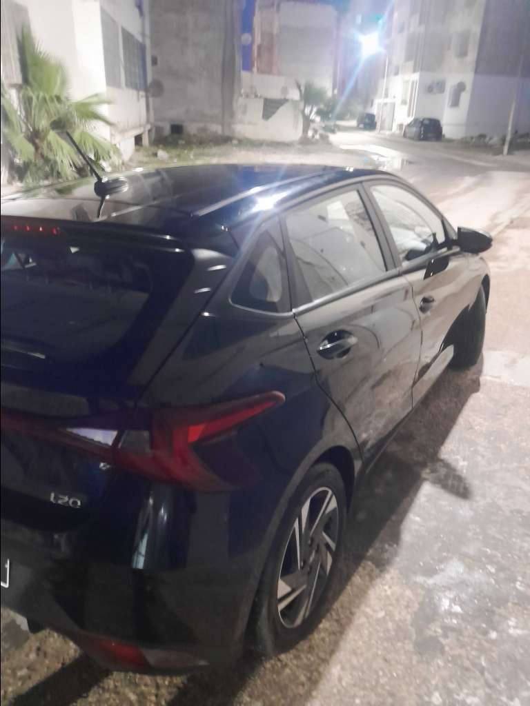 A vendre hyundai i20. Peinture d'origine excellent état