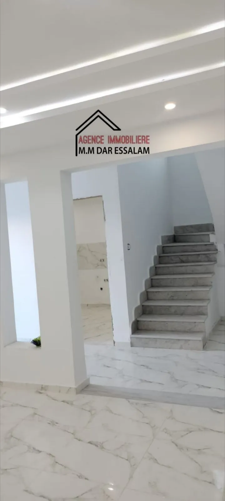 maison style américain près de la mer