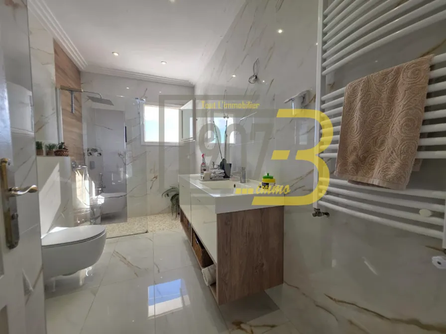 A vendre un appartement s+3 à Ennasr