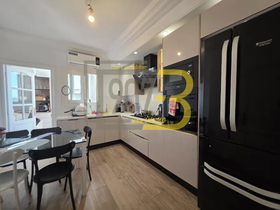 A vendre un appartement s+3 à Ennasr