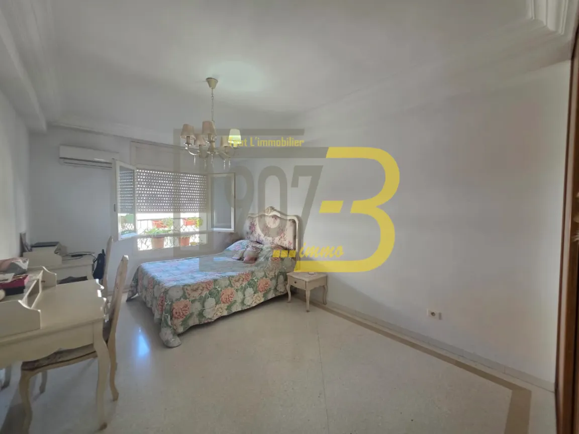 A vendre un appartement s+3 à Ennasr