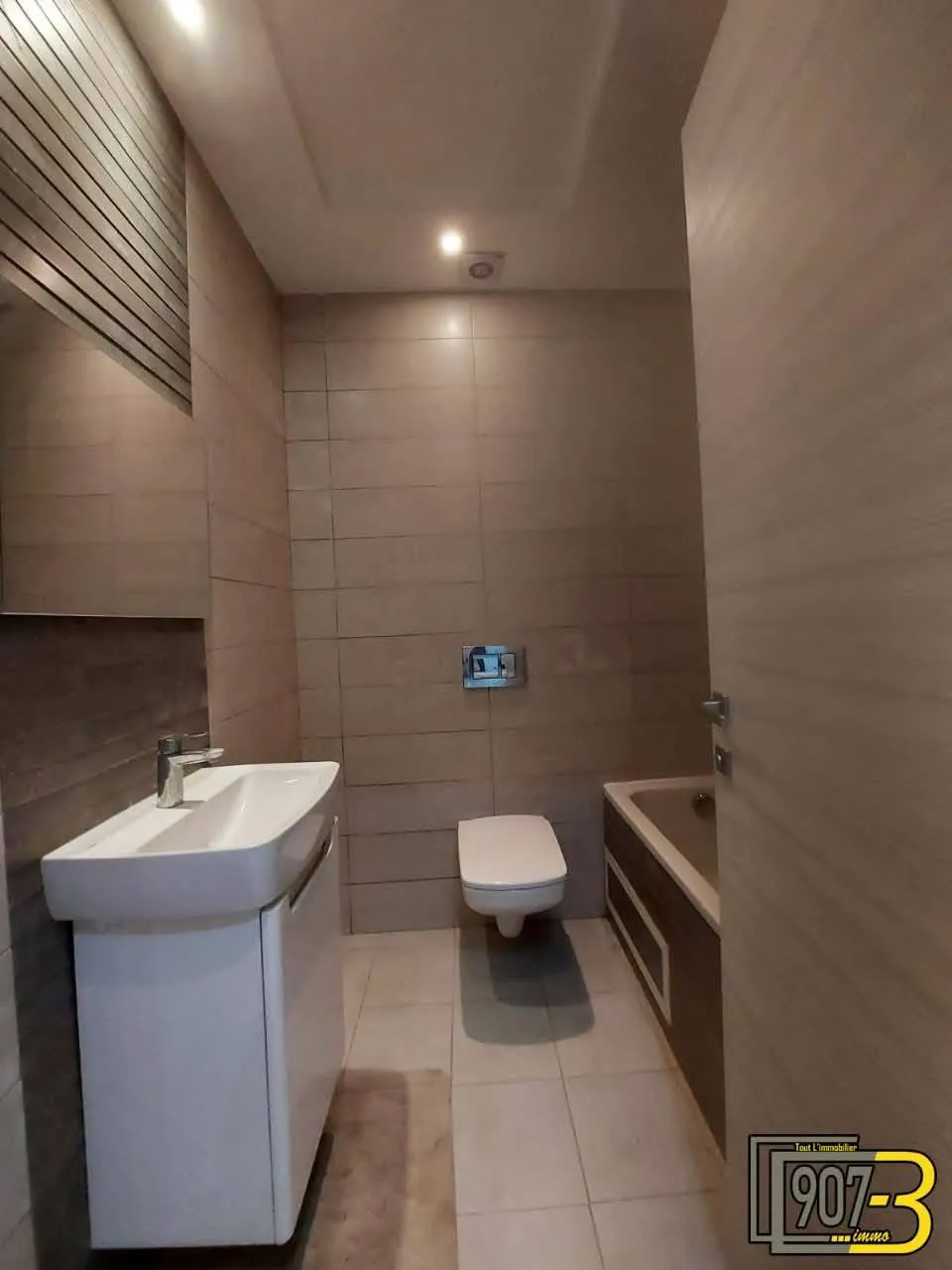 a louer,un appartement de S+3 menzah 9c