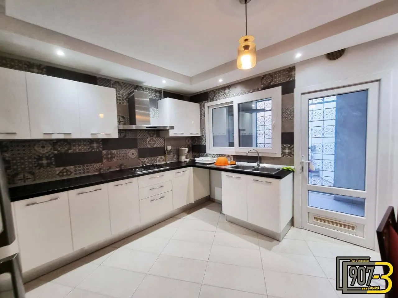 a louer,un appartement de S+3 menzah 9c