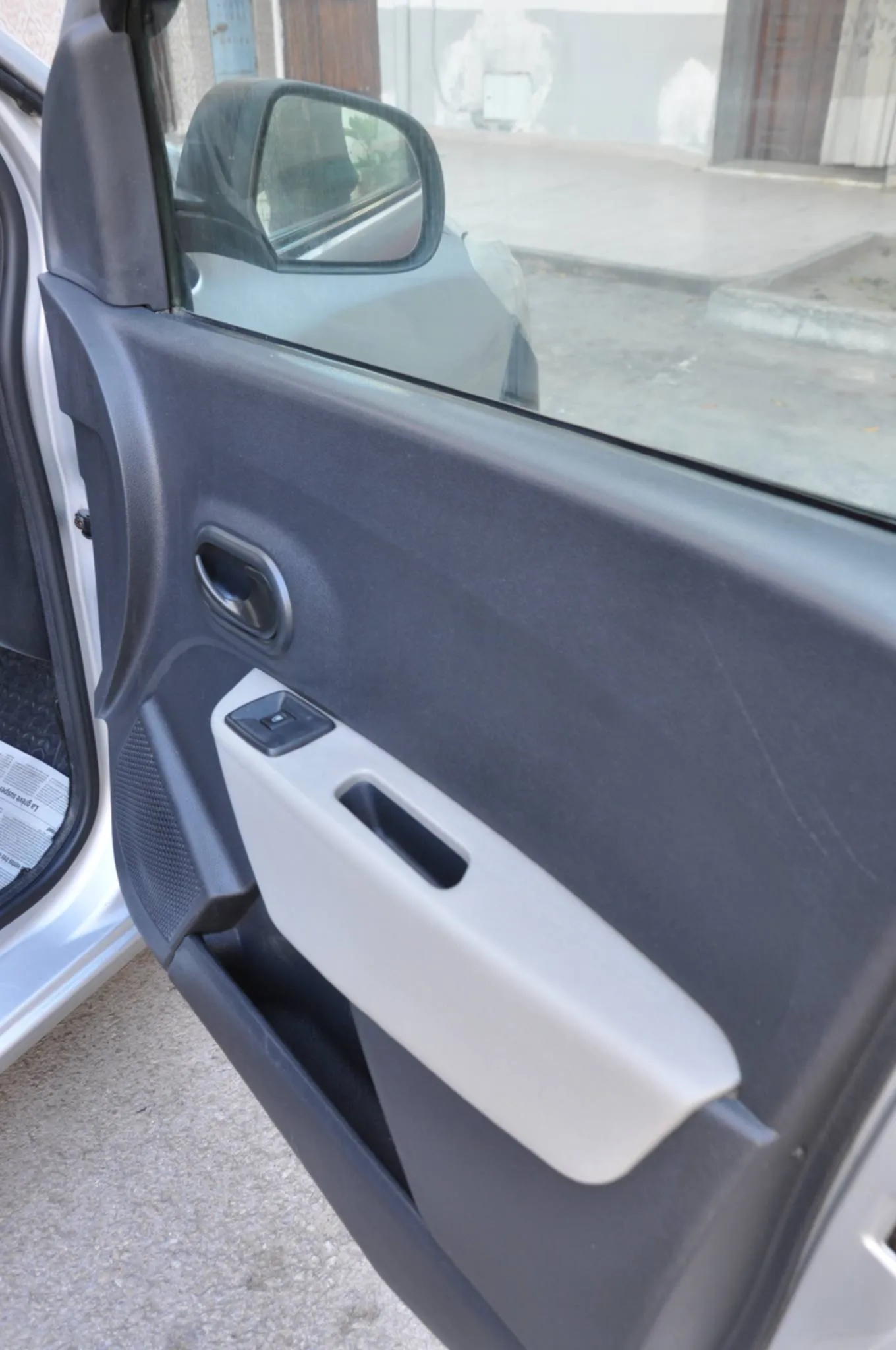 A vendre DACIA DOKKER VAN LUX  2 Places Commerciales Tél 92.951.221