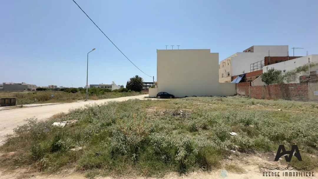 Terrain qui fait le coin 492 m² R+2 à Bni Khiar – Nabeul