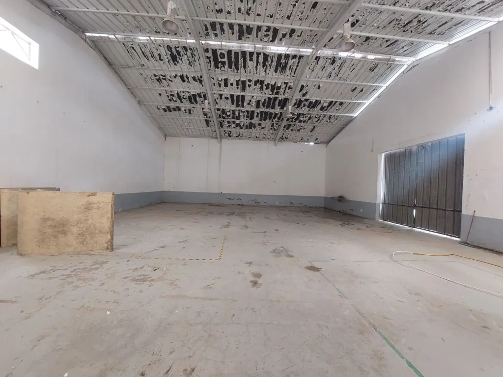 Dépôt industriel 500 m² à louer – Zone Industrielle Bir Kassaa – Ben Arous