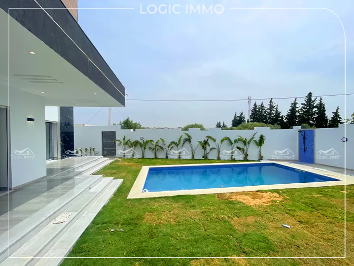 Une Villa S+4 Nouvellement construite située à monchar Hammamet