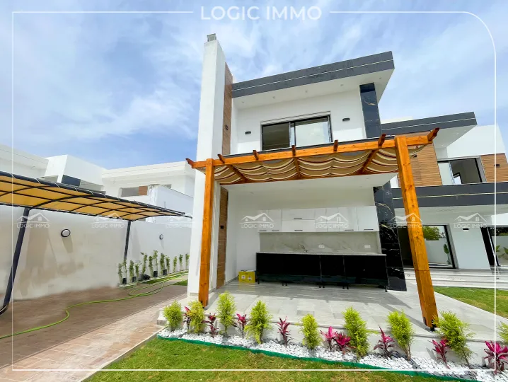 Une Villa S+4 Nouvellement construite située à monchar Hammamet