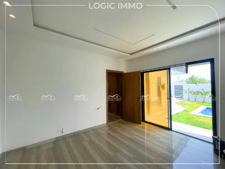 Une Villa S+4 Nouvellement construite située à monchar Hammamet