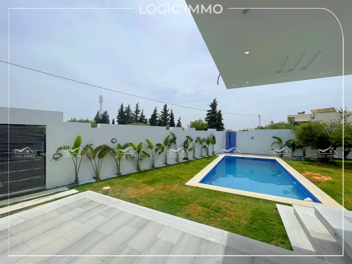 Une Villa S+4 Nouvellement construite située à monchar Hammamet