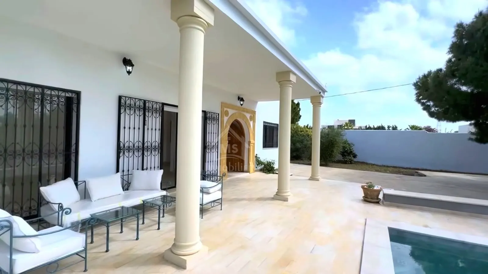 Charmante villa avec piscine à vendre à Hammamet 51355351