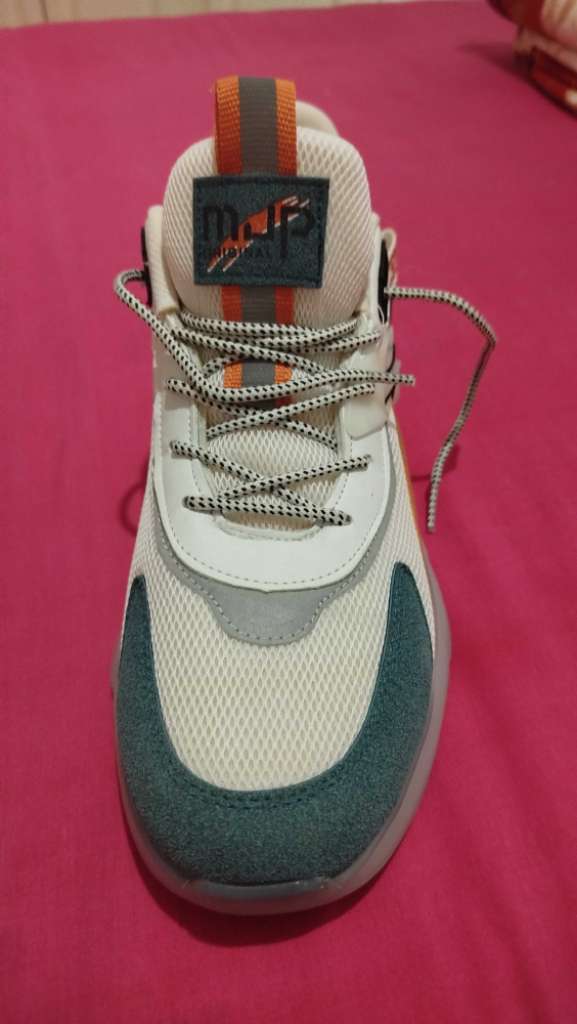 A vendre chaussure neuf