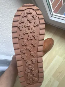 ⁠حذاء شتوي نسائي دافئ (Taille 39/40) - جديد⁠   ⁠Bottes d'hiver fourrées style