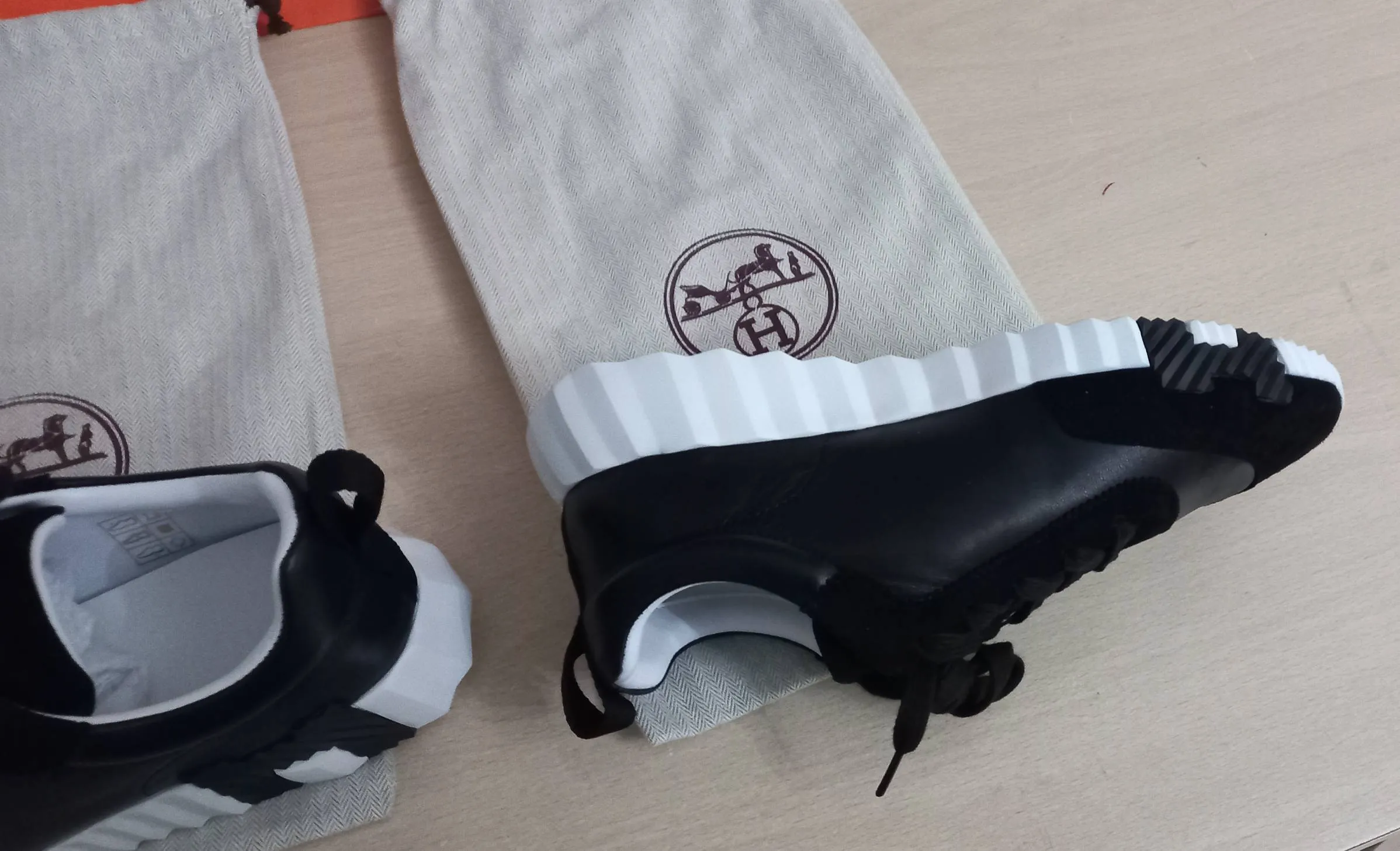 Baskets Hermès neuves